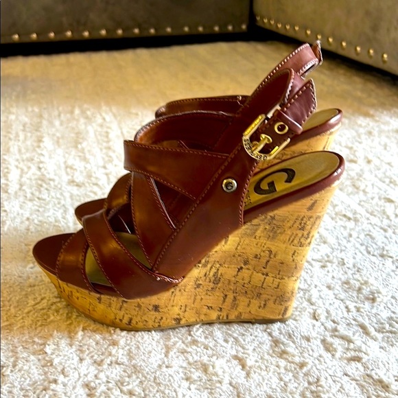 🤩SUPER SALE 🤩Guess Brown Leather Wedge Sandals with Strappy Design - Picture 1 of 12
